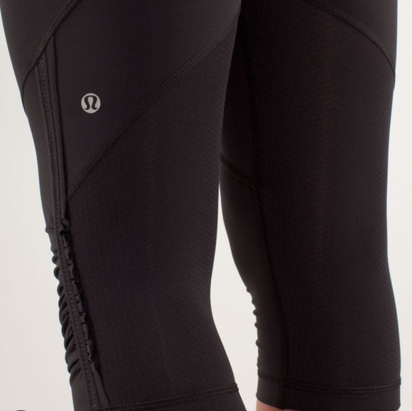 Women's Black Lululemon For Your Life Cropped Athletic Running Leggings Sz 10 - Picture 3 of 9